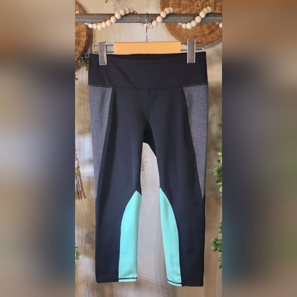 GapFit - (S) GFast High Rise Capri Leggings